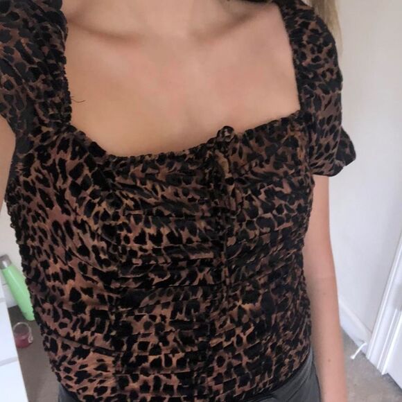 F21 Cheetah Print Bodysuit with Puff sleeves & Tie - Picture 1 of 6
